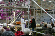 Heilige Messe auf der Baustelle zum 4. Advent (Foto: Karl-Franz Thiede)